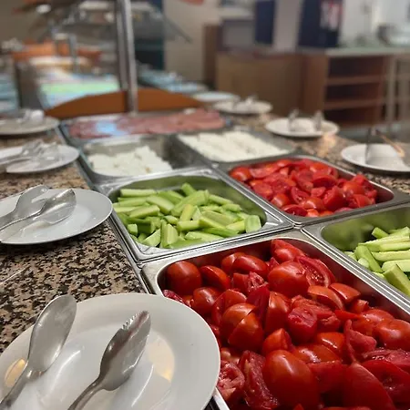 Sirena Hotel 3* ساني بيتش